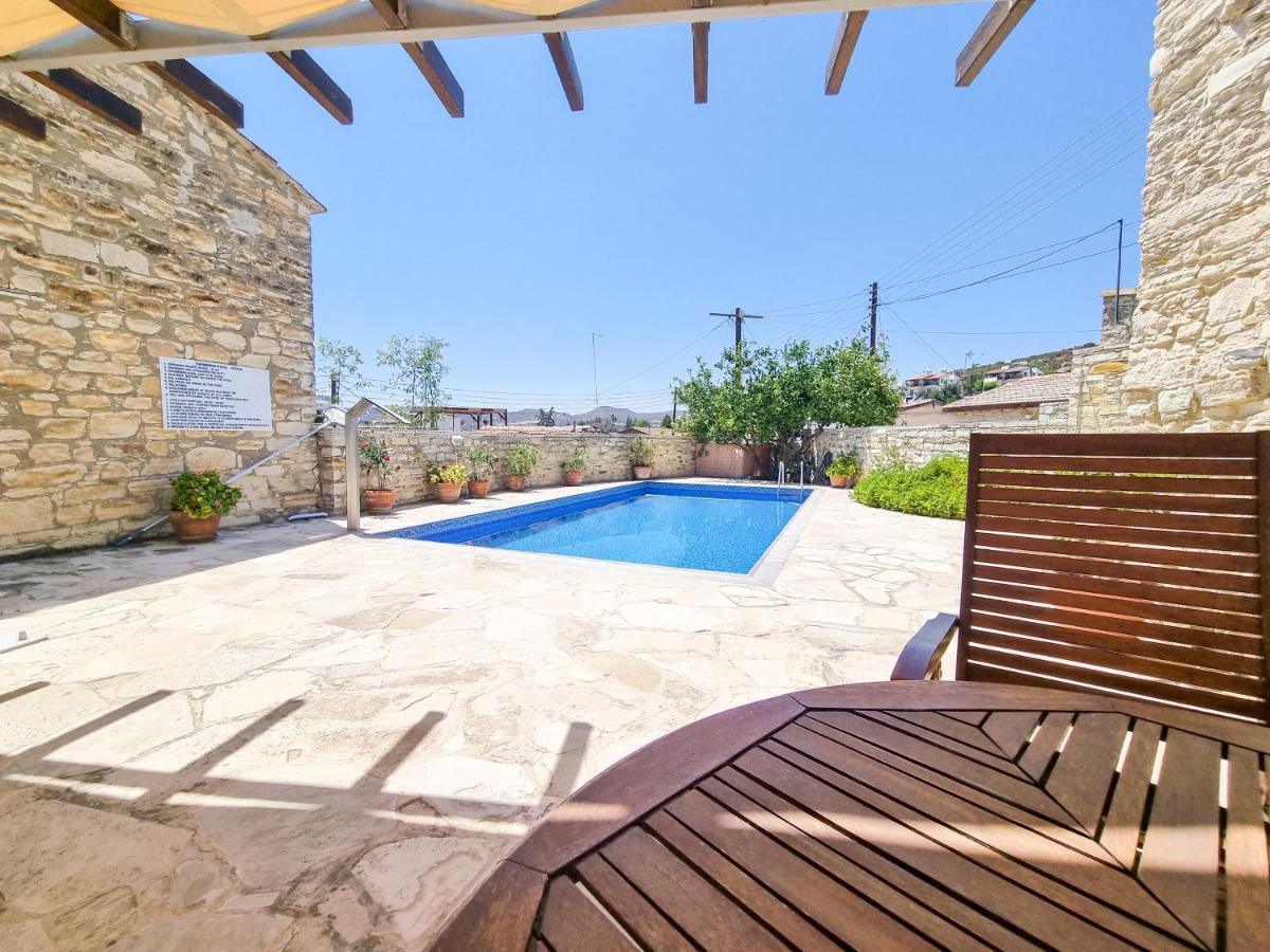 Poolside Escape Studio In Skarinou Village With Pool Facilities Екстериор снимка